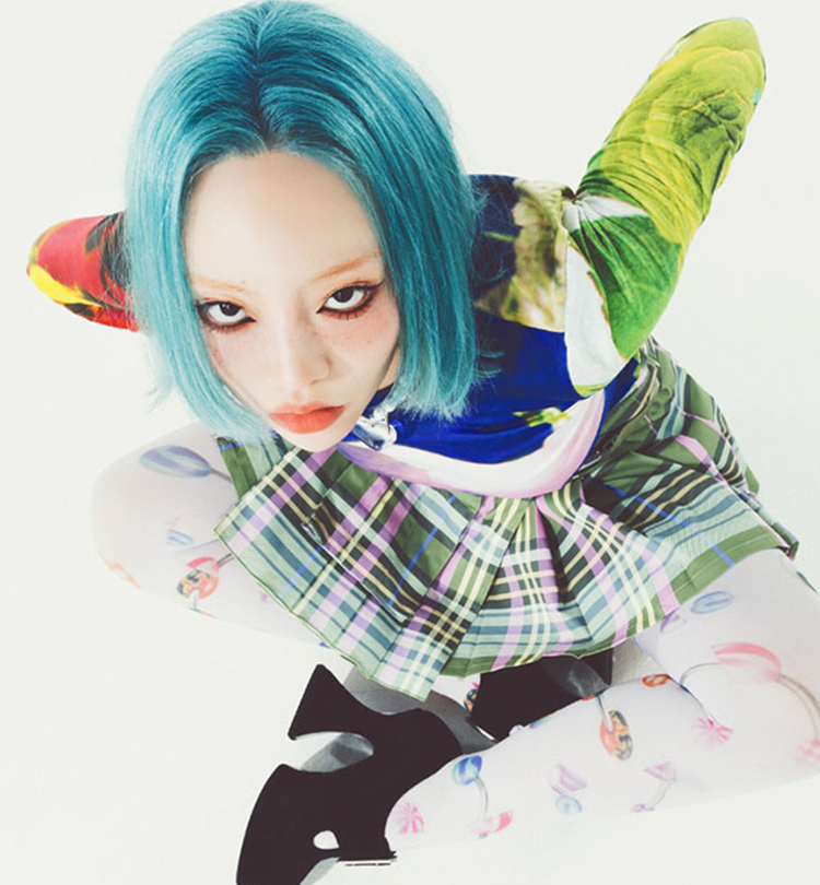 The seven pieces that complete Chanmina's identity - Weverse